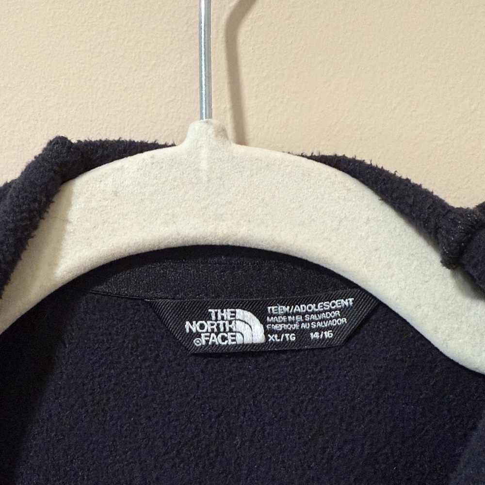 The North Face Black Fleece Jacket - Picture 3 of 5